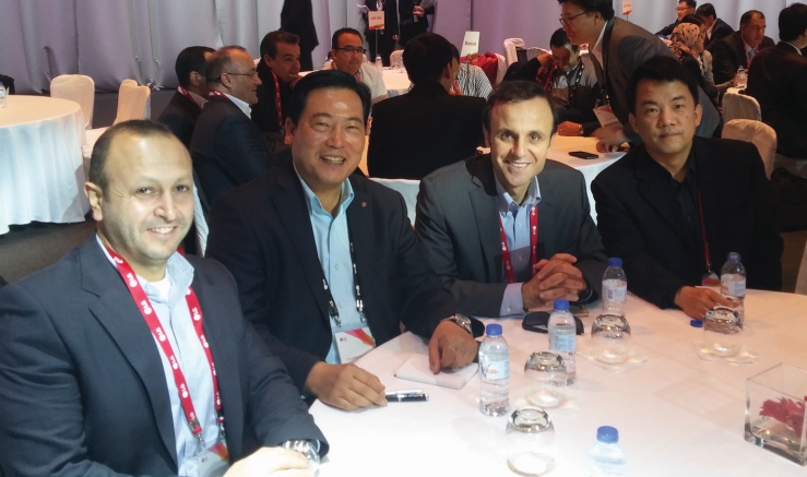 مقتطفات من الشركة